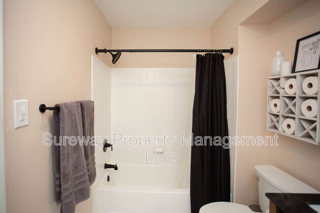 Building Photo - 4208 Aberdeen Ln