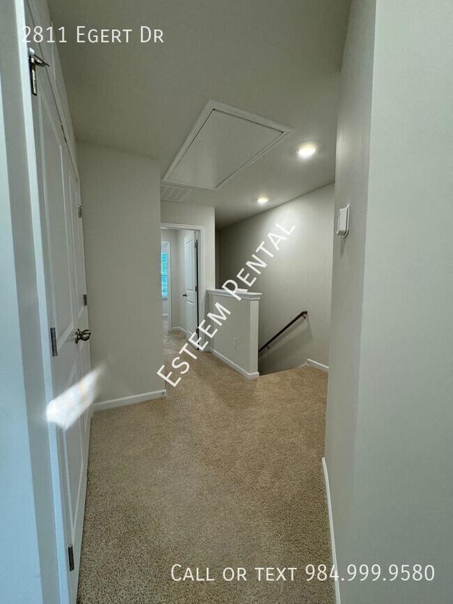 Building Photo - 2811 Egert Dr