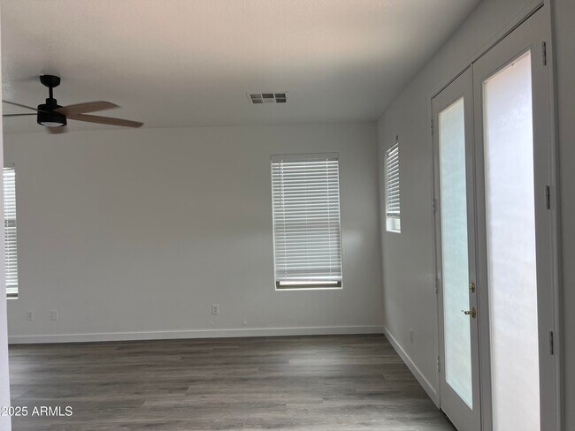 Building Photo - 3915 E Morelos St