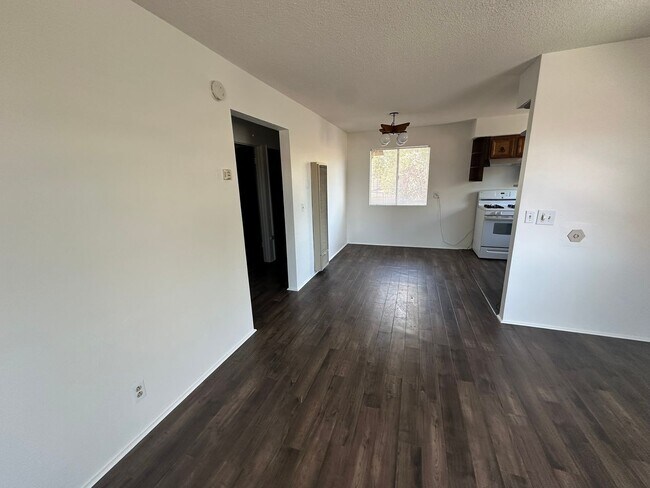 Building Photo - 1295 Bond St