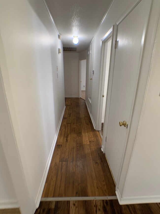 Building Photo - 707 N Lane Wells Dr