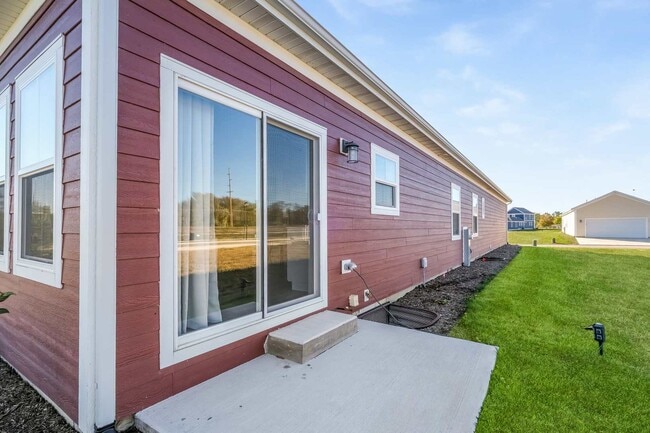 Building Photo - 6 Lilac Ln