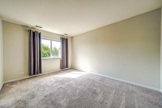 Building Photo - 1471 Doolittle Ln