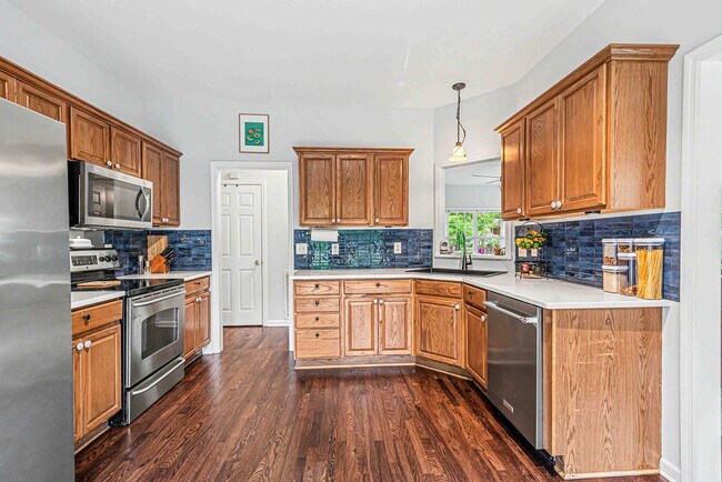 Building Photo - 609 Riva Ridge Rd