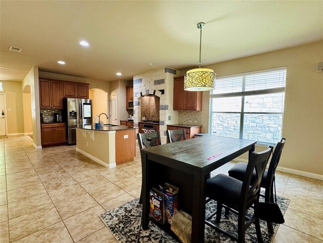 Building Photo - 205 Saddle Ridge Dr