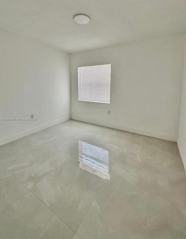 Building Photo - 1191 NW 40th St