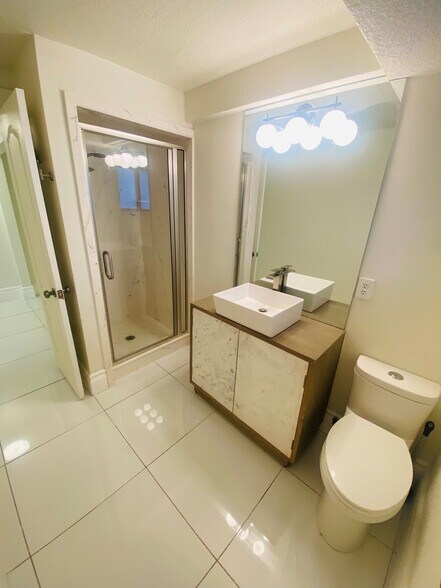 Bathroom - 1136 Fairway Cir