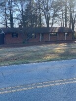 Building Photo - 7965 Woodleaf Rd