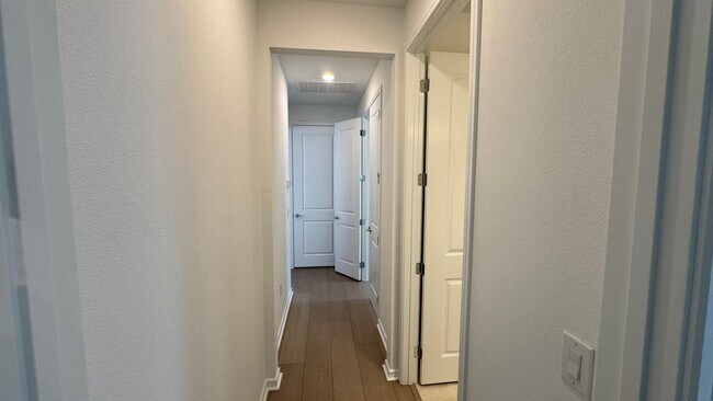 Building Photo - Unfurnished Annual Rental Available Now