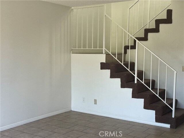 Building Photo - 1430 W Badillo St