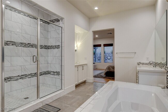 Building Photo - 2560 Bridle Oaks Ct