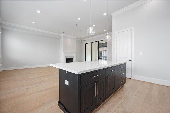 Building Photo - 10919 Grove Tree Ln