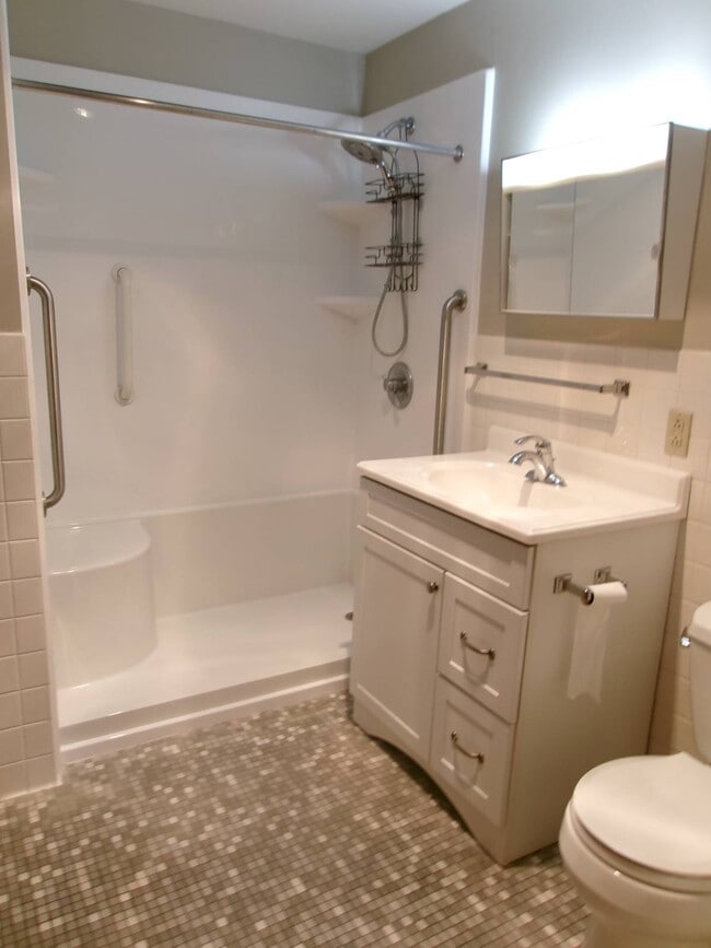 Building Photo - 222 S Ten Broeck St