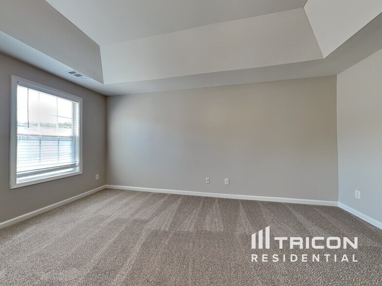 Building Photo - 6561 Squire Pl