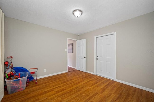 Building Photo - 4704 W Wyoming Ave