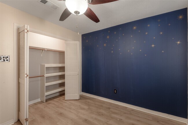 Building Photo - 1401 Ave O