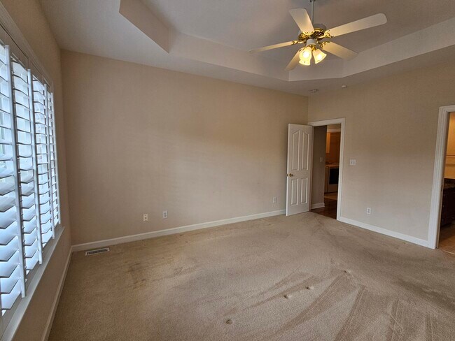 Building Photo - 115 Willow Oak Loop