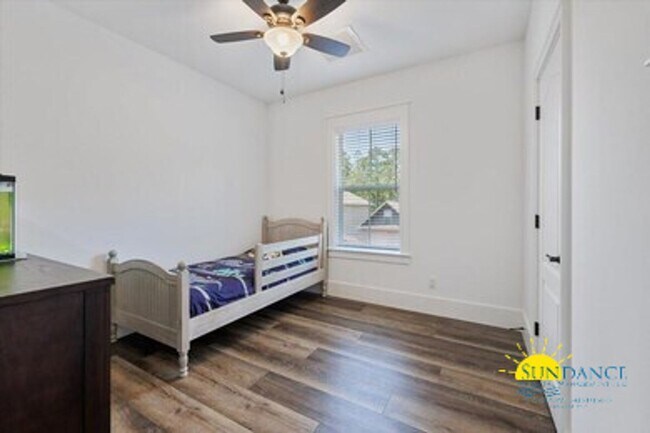 Building Photo - Stunning 5 bedroom home in Santa Rosa Beach!