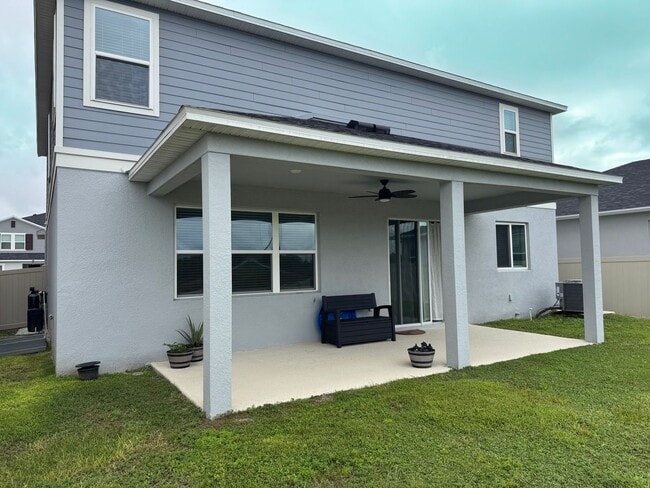 Building Photo - Beautiful 3 bedroom/2.5 bath in NEW Winter...