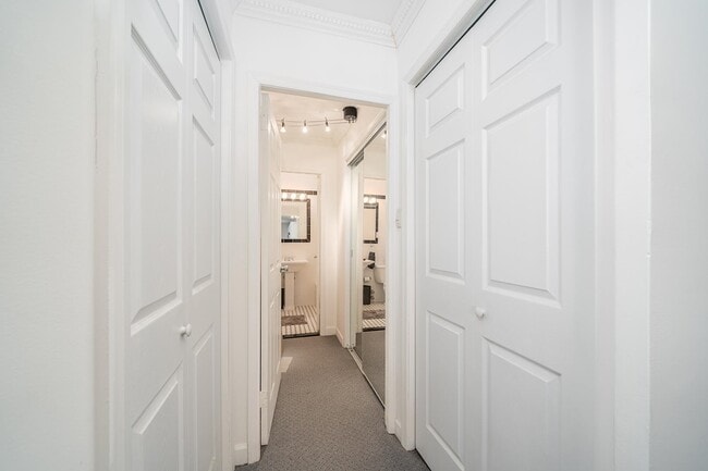 Building Photo - 6040 BLVD E