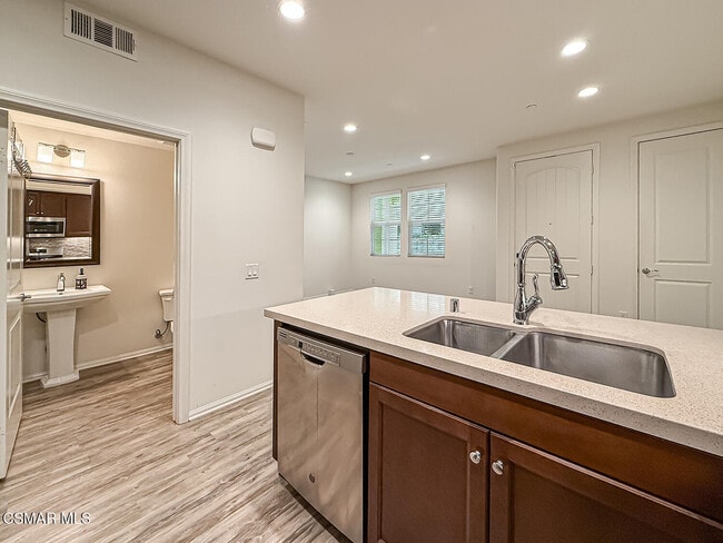 Building Photo - 389 Castiano St