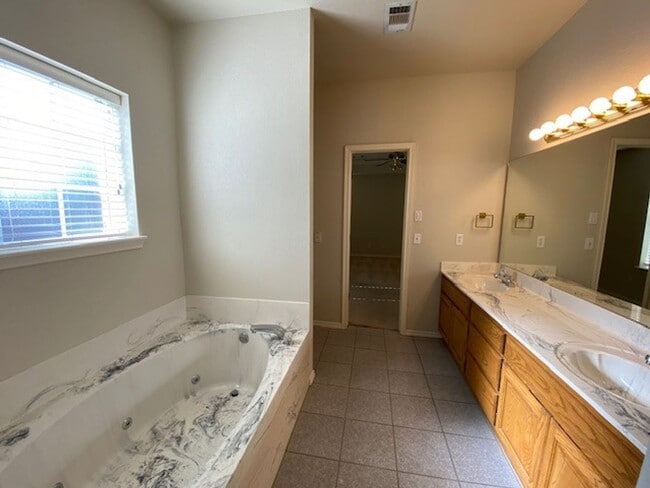Building Photo - Coming Soon!!!!!  Union schools: 4 bedroom...