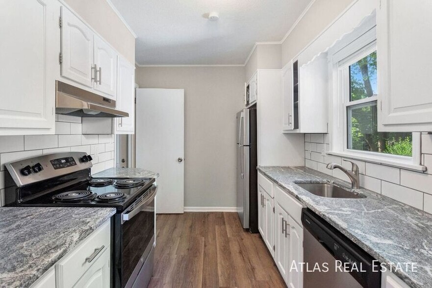 Building Photo - 5016 W 72nd St