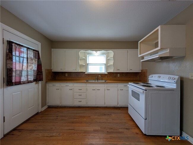 Building Photo - 1185 W Mill St