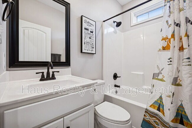 Building Photo - 207 Bedford Ct