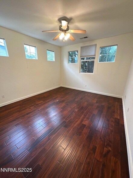 Building Photo - 1279 Par Three Dr
