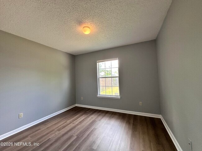 Building Photo - 13012 Staffordshire Dr S