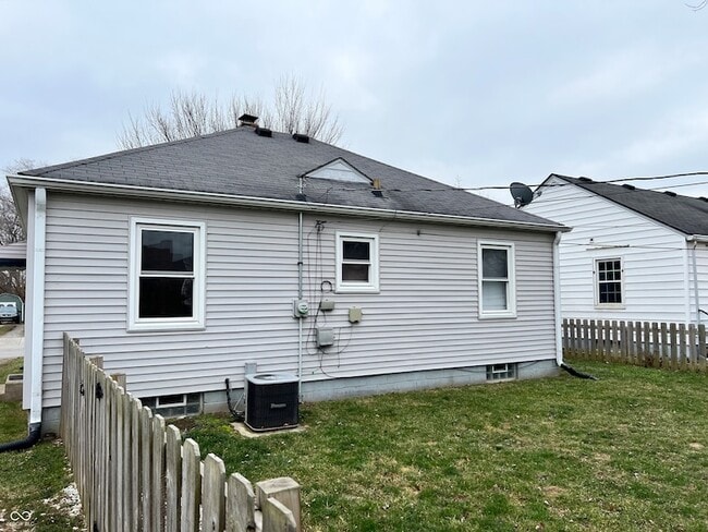 Building Photo - 1328 Wallace Ave