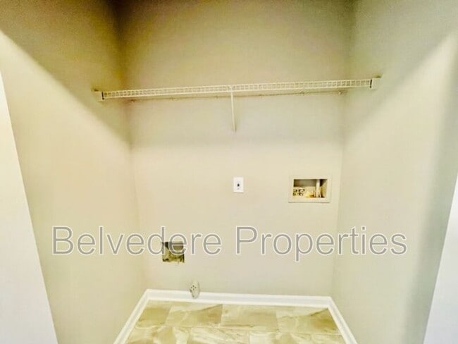Building Photo - 2707 N Keswick Way