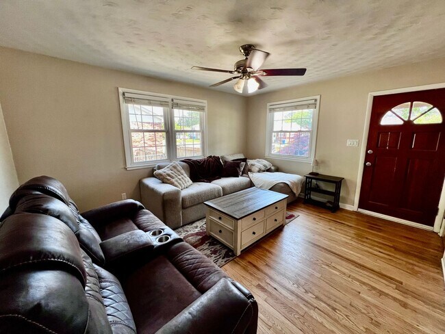 Building Photo - Charming 3 bedroom located in the heart of Chesapeake