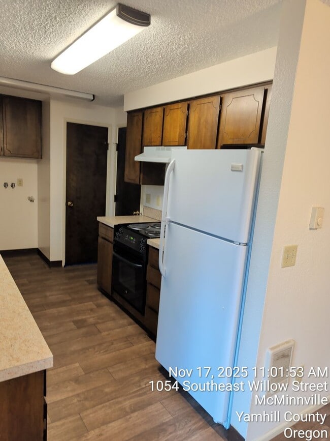 Building Photo - 1054 SE Willow St