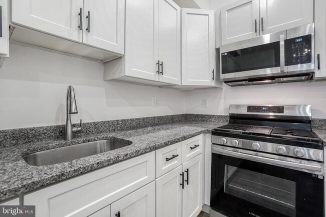 Building Photo - 1339 W Lafayette Ave