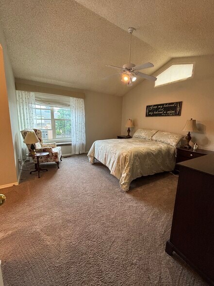 Master bedroom. Walk-in closet, double sinks, shower and soaking tub. - 3425 Birnamwood Dr