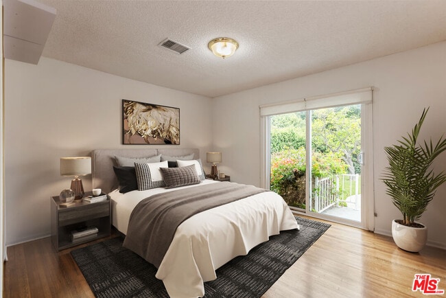 Building Photo - 459 S Bundy Dr