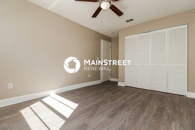 Building Photo - 3 Bedroom Pet-Friendly Home in TAMPA, FL with Main Street Renewal