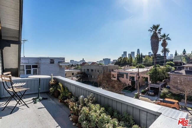 Building Photo - 1315 1/2 Kellam Ave