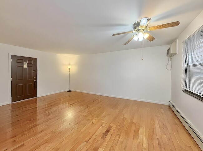 Building Photo - 56 68th St