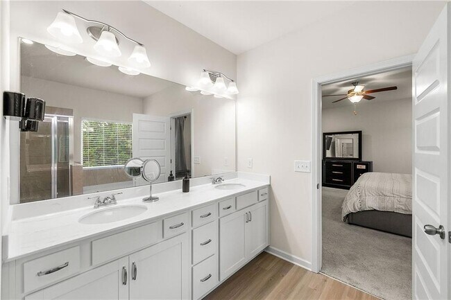 Building Photo - 228 Whitneys Wy