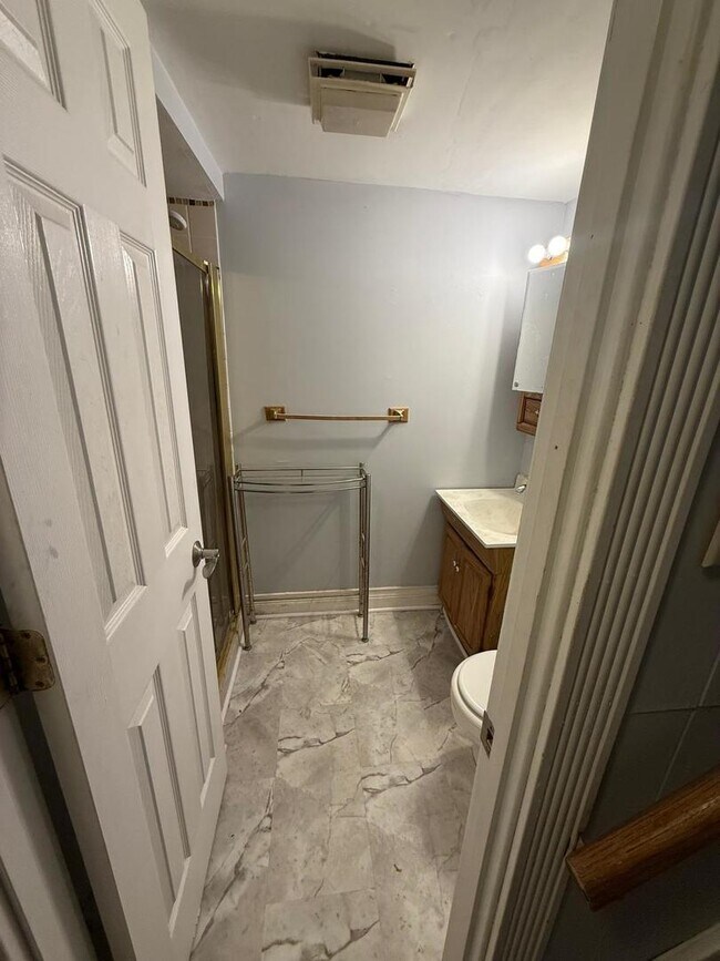 Building Photo - 1440 Gentry Rd