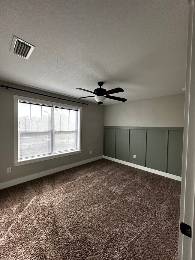 Building Photo - 201 W Hiawatha St