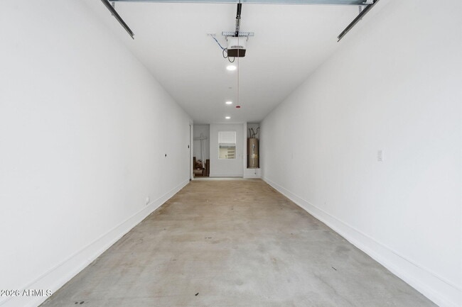 Building Photo - 850 N 8th Ave