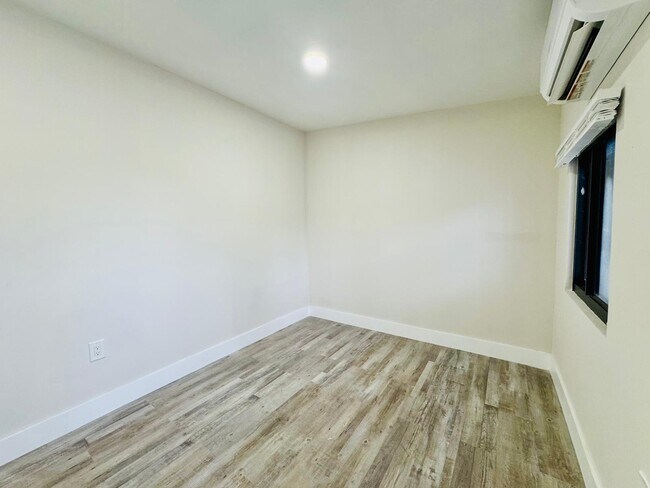 Building Photo - 7943 NW 6th Ave