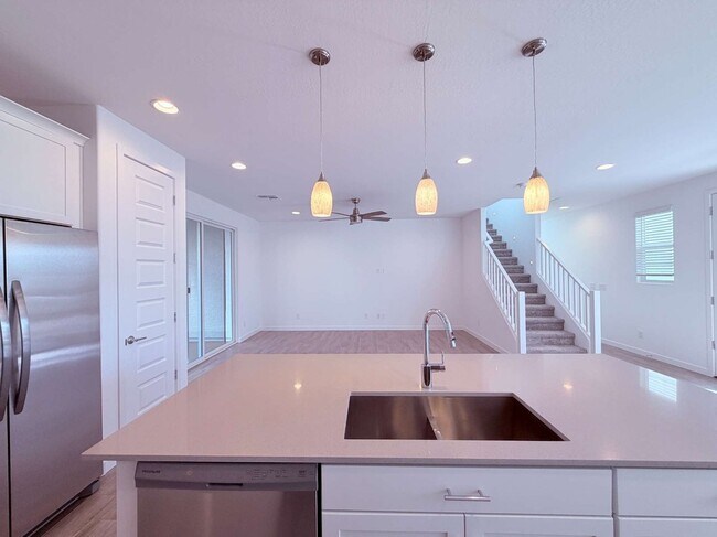 Building Photo - 10126 E Ulysses Ave