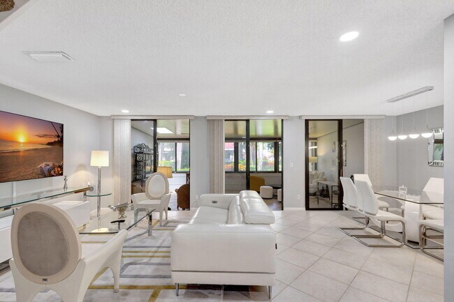 Building Photo - 807 Windermere Way