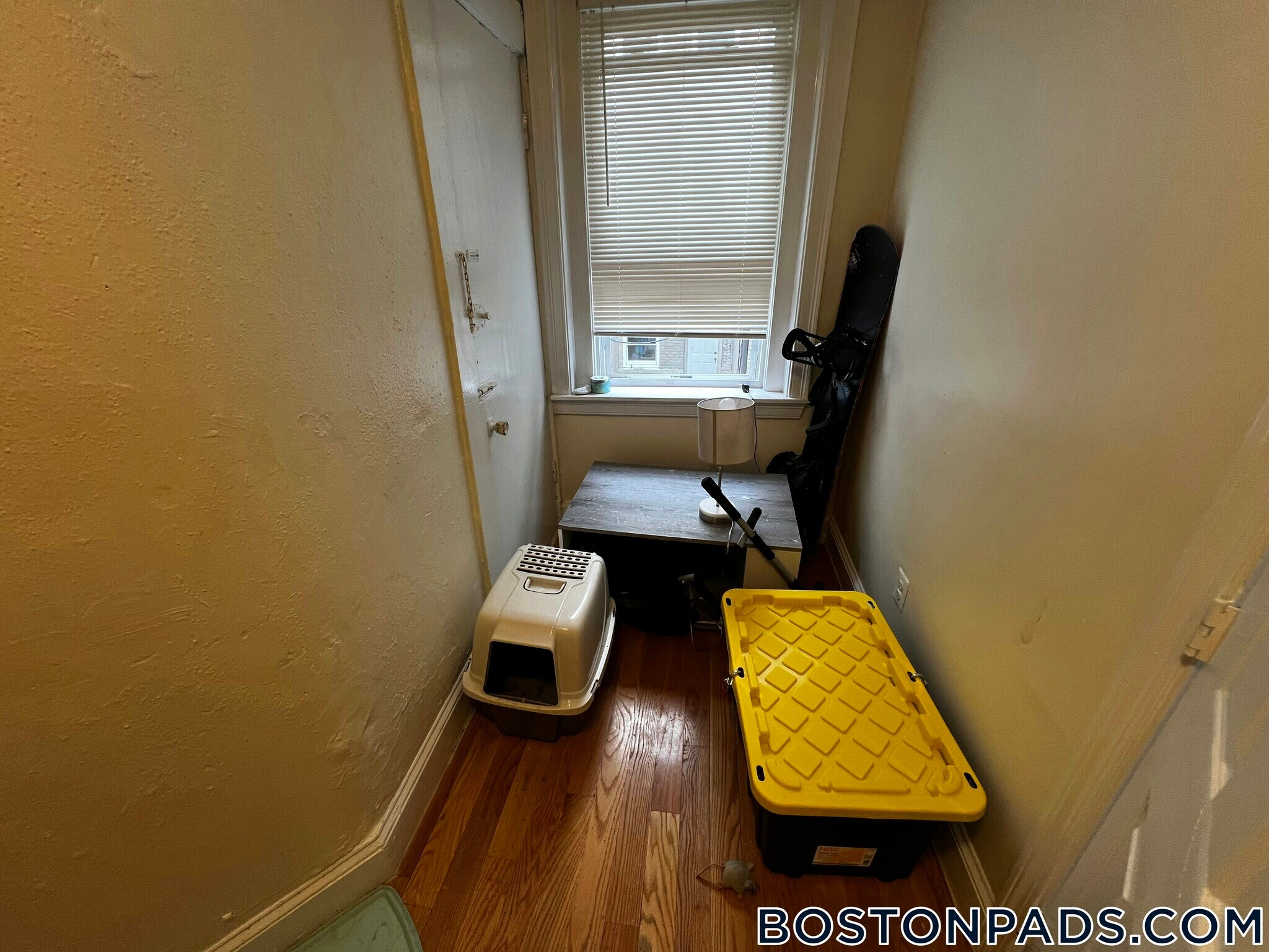 Building Photo - 244 Kelton St