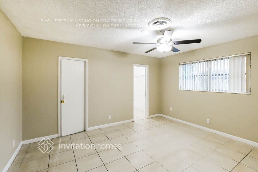 Building Photo - 1501 N 46th Ave